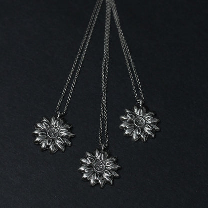 Marisa's Flower Necklace